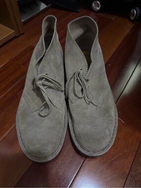 Women's Clarks Originals Suede Lace-Up Desert Boots in sand